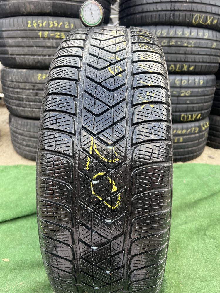 Opona Pirelli 215/65/17  pojedynka