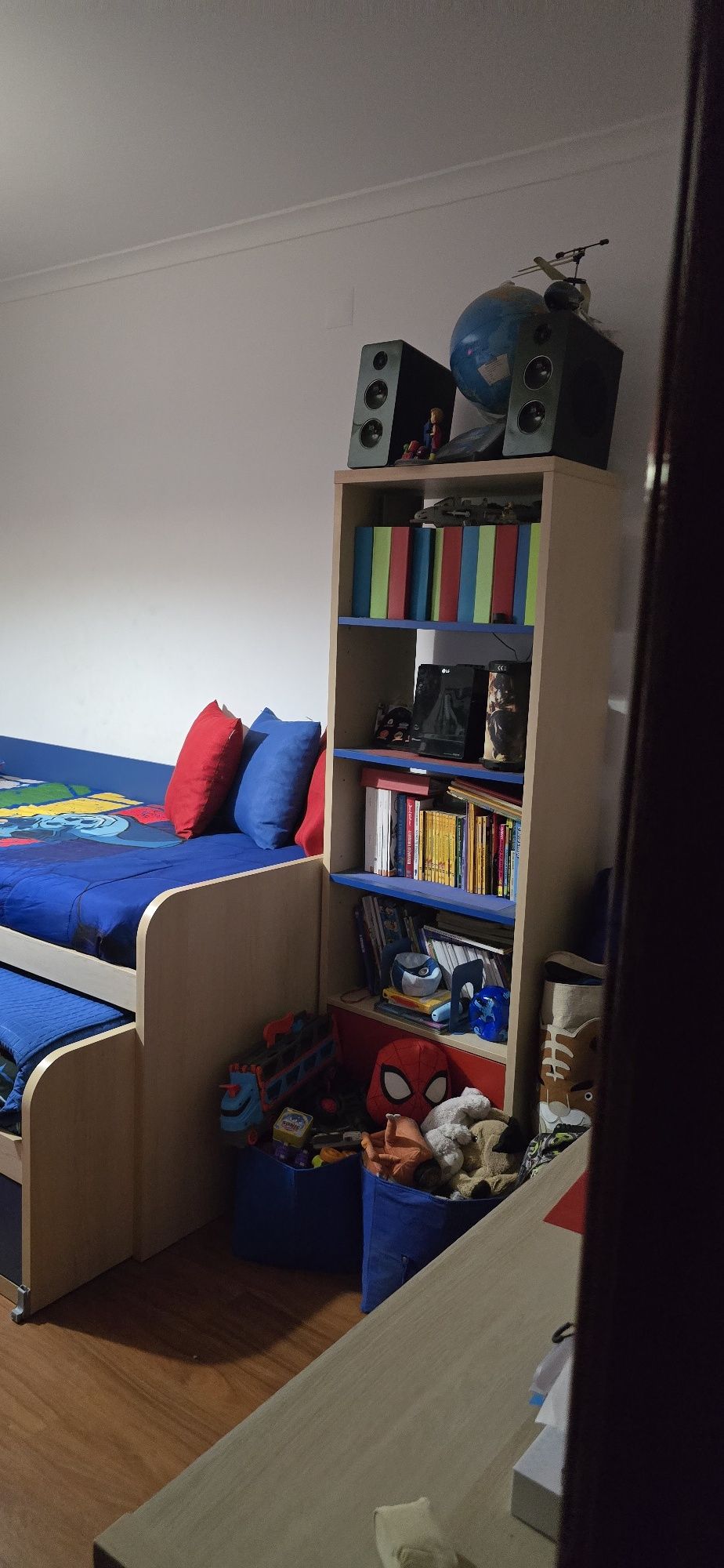 Quarto juvenil usado