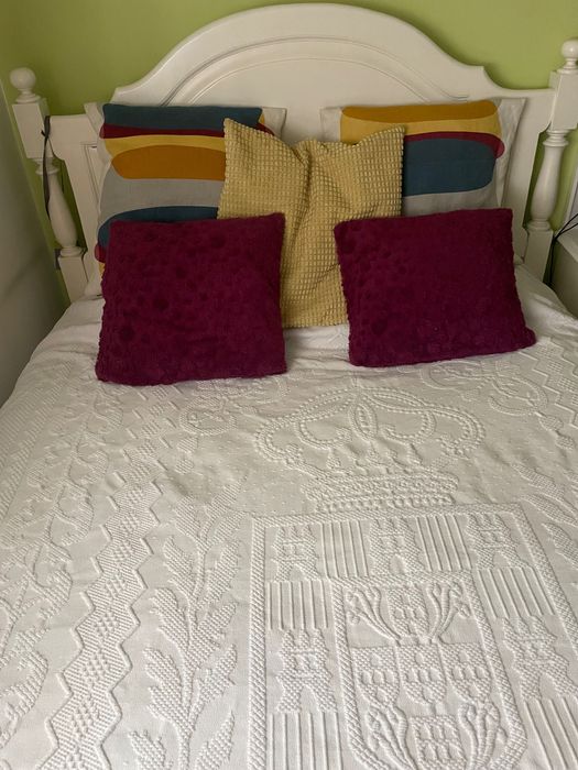 Quarto completo pintado de branco