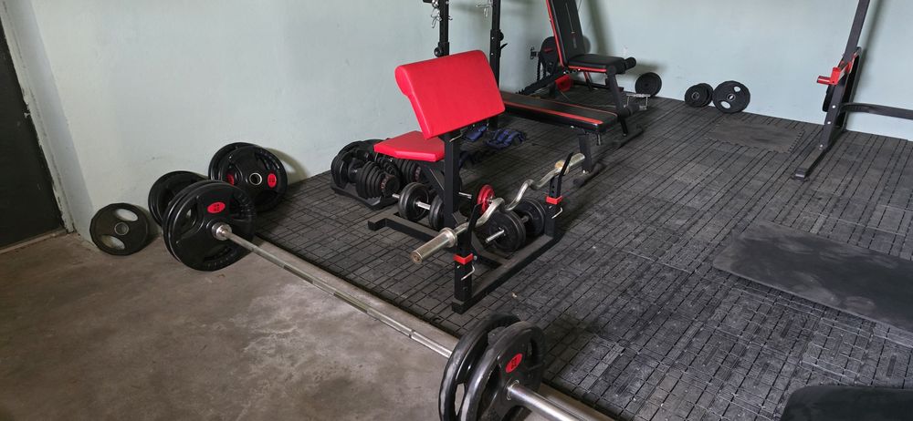 Sprzedam całą kompletną siłownię. Wszystko co widać na załączonych zdj