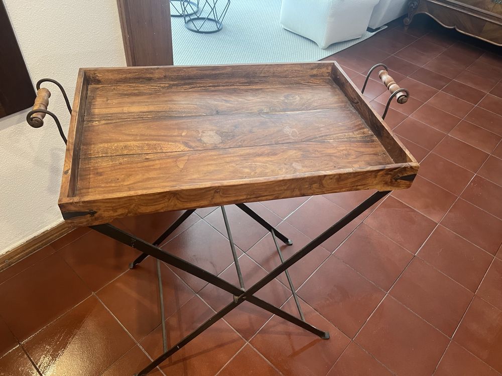 Tabuleiro com pernas estilo rustico