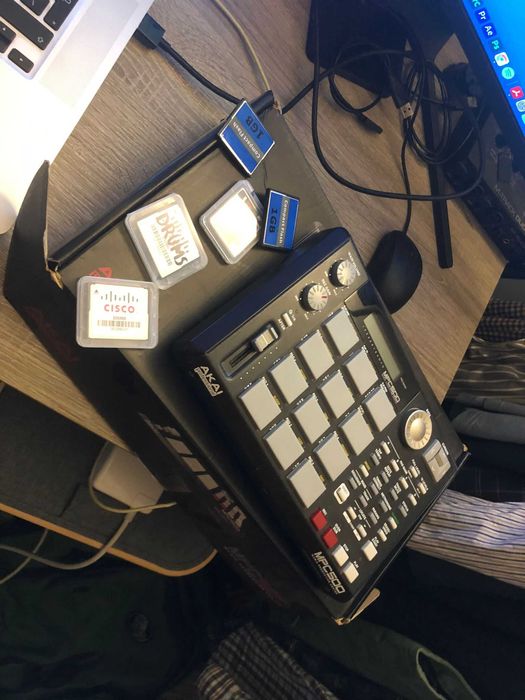 Akai mpc 500 (Controlador MIDI)