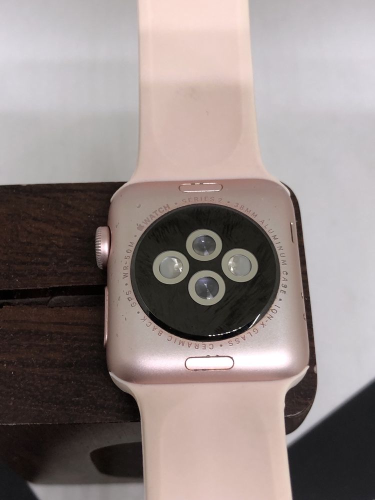 Оригінальні  Apple watch series 2 38 mm gold