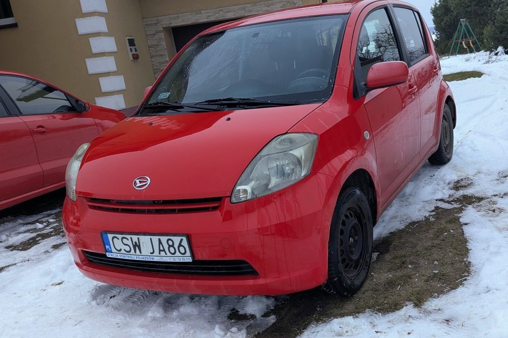 Daihatsu sirion 1.0 70km 9 lat w jednych rękach