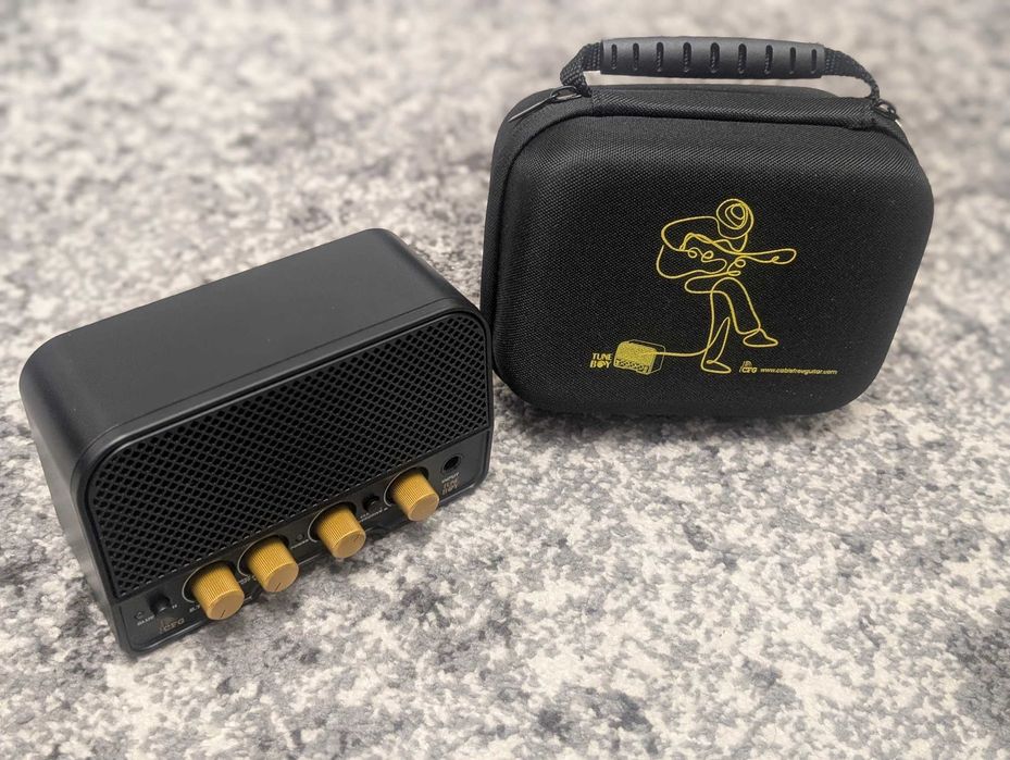 Миниатюрный гитарный усилитель CFG TuneBoy (с аккумулятором)