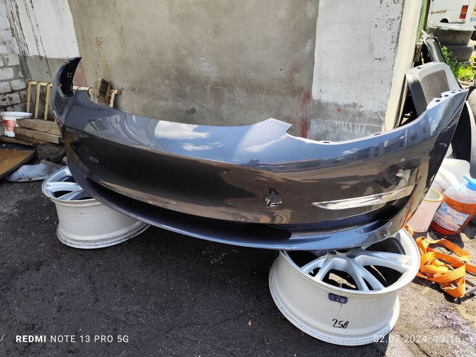 Бампер передній в зборі Tesla model 3 2018-2023 рік