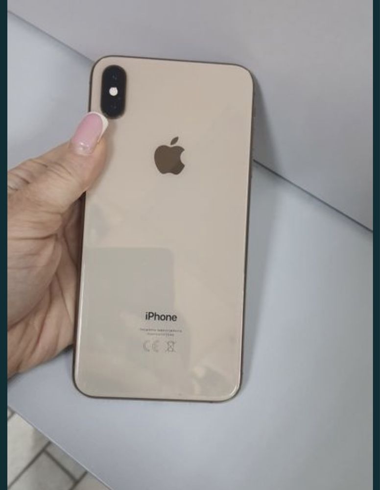 IPhone XS 64GB отличный телефон на подарок