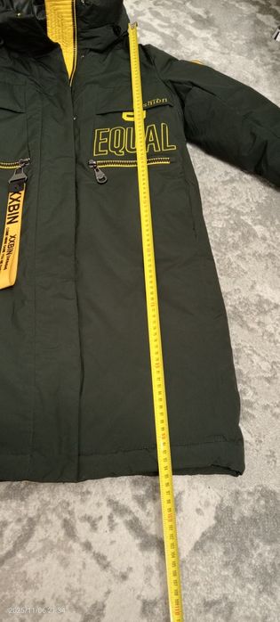 Зимовий жіночий пуховик