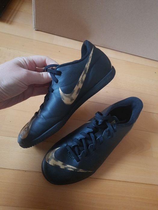 Бутсы Nike, футзалки, сороконожки 36,5 размер