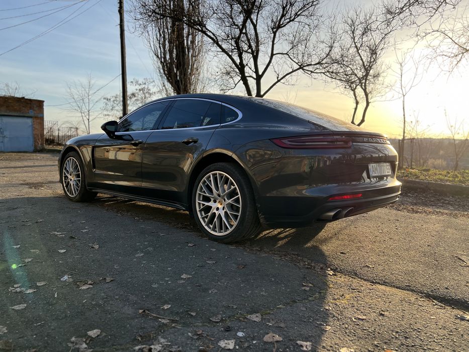 Porsche Panamera 4S