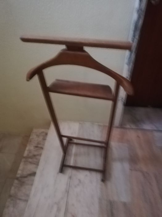 Criado mudo , antigo