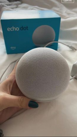 Alexa Echo dot  Amazon e lâmpada inteligente Hama