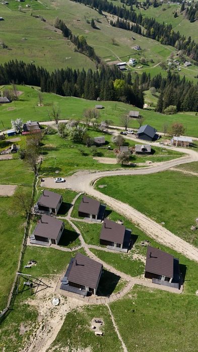 Magurka_space - будиночки на горі, житло у Верховині з видом на хребет