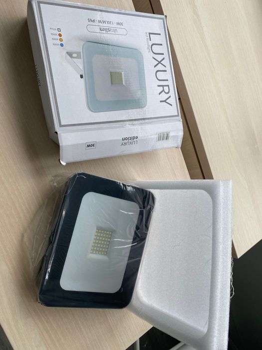 Projetores LED 30W – UltraSlim | Alta Potência e Eficiência