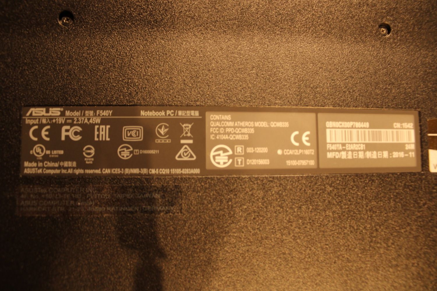 Vendo portátil Asus F540Y de 2016