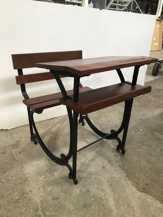 Escrevaninha antiga de ctriança