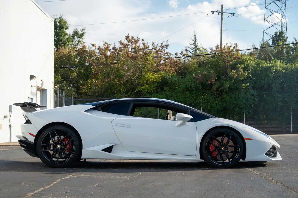 Lamborghini Huracan      2015