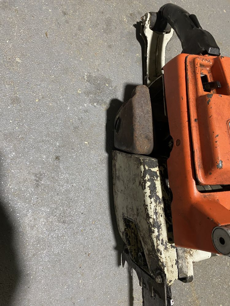 Stihl 041 Av motosserra a funcionar