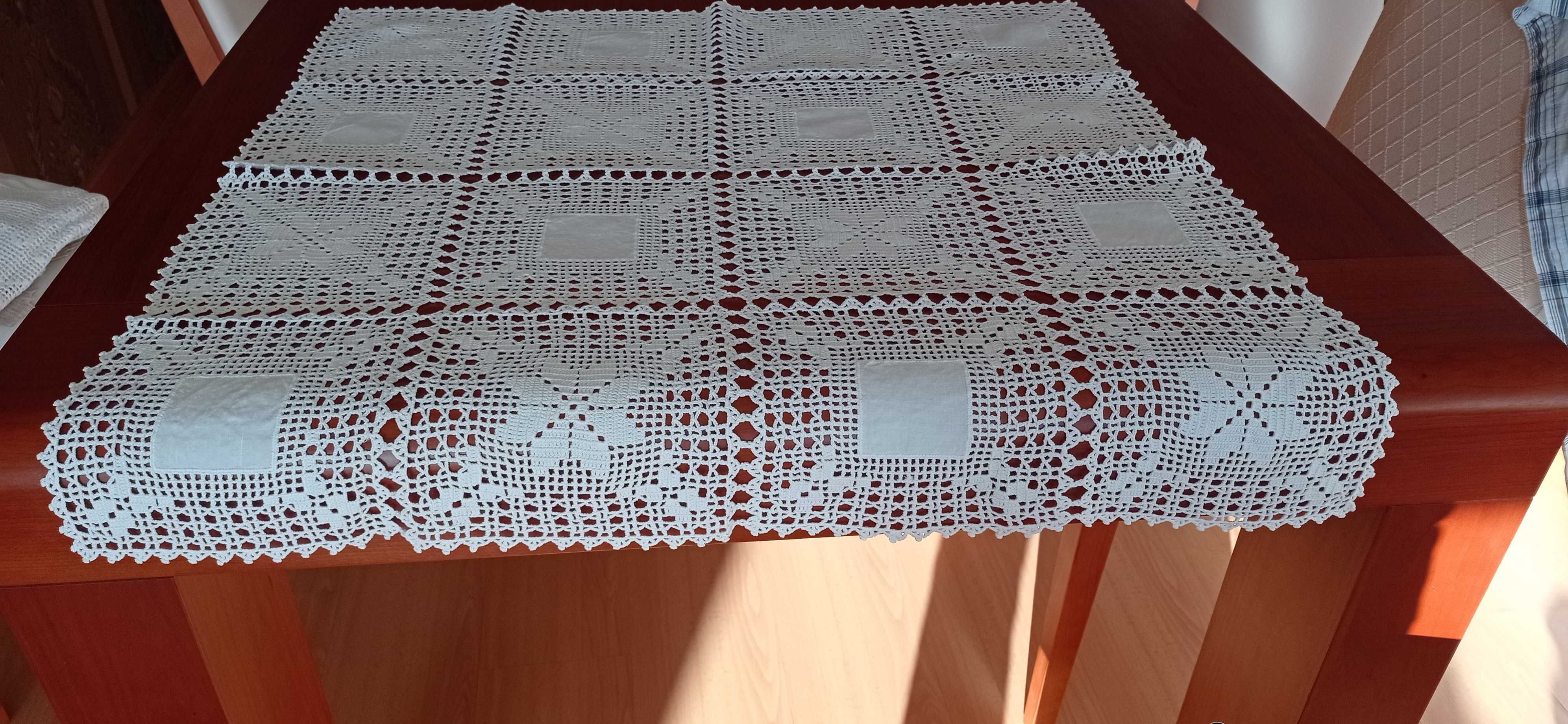 Toalha pequena em linho com renda