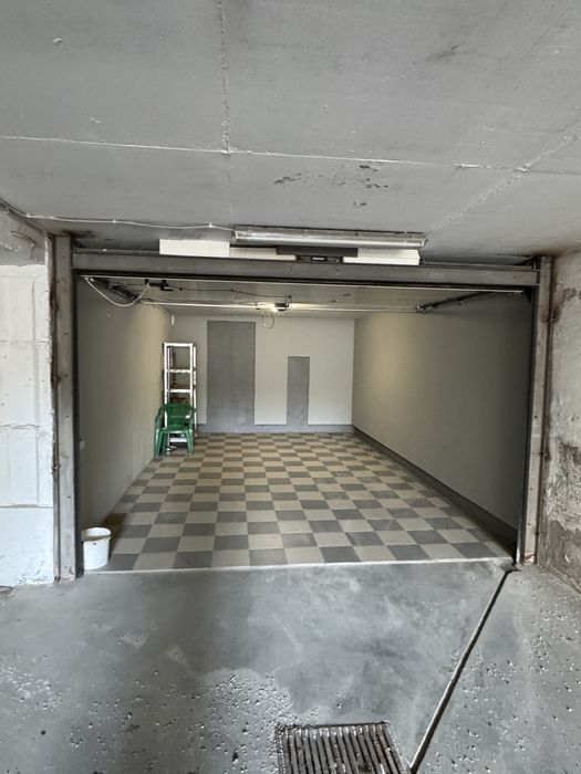 Оренда гаража в паркінгу вул Лазаренка (початок)