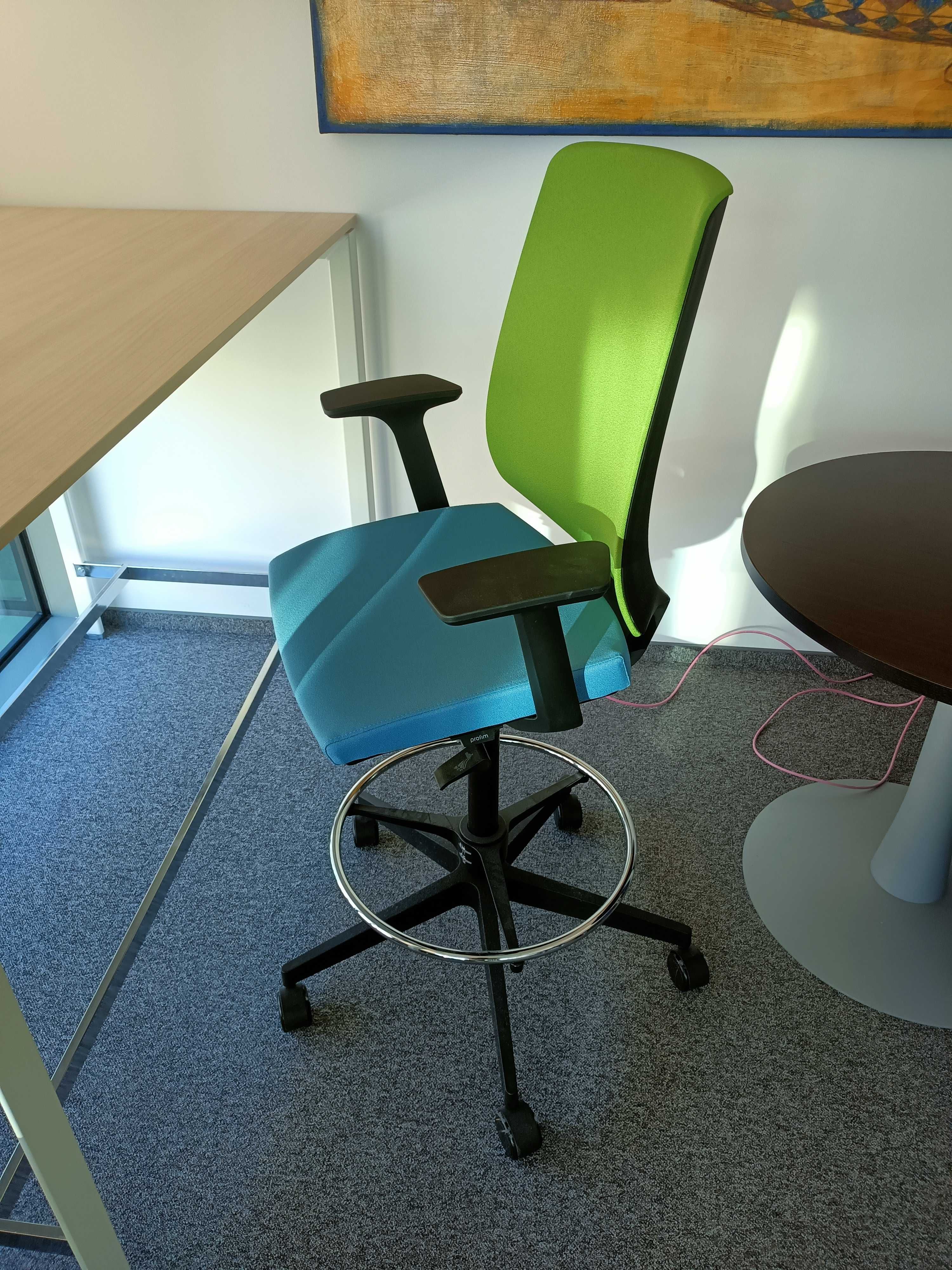 Wysokie krzesła biurowe / Fotel obrotowy  Profim LIGHTUP 330ST