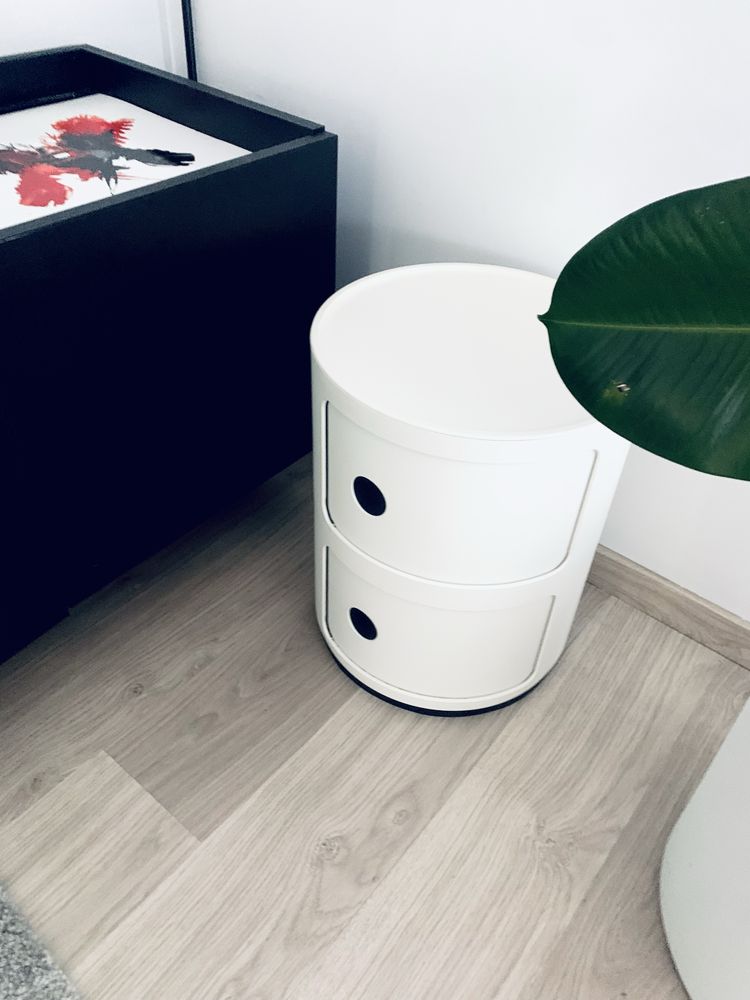 Kartell stolik pomocniczy bialy