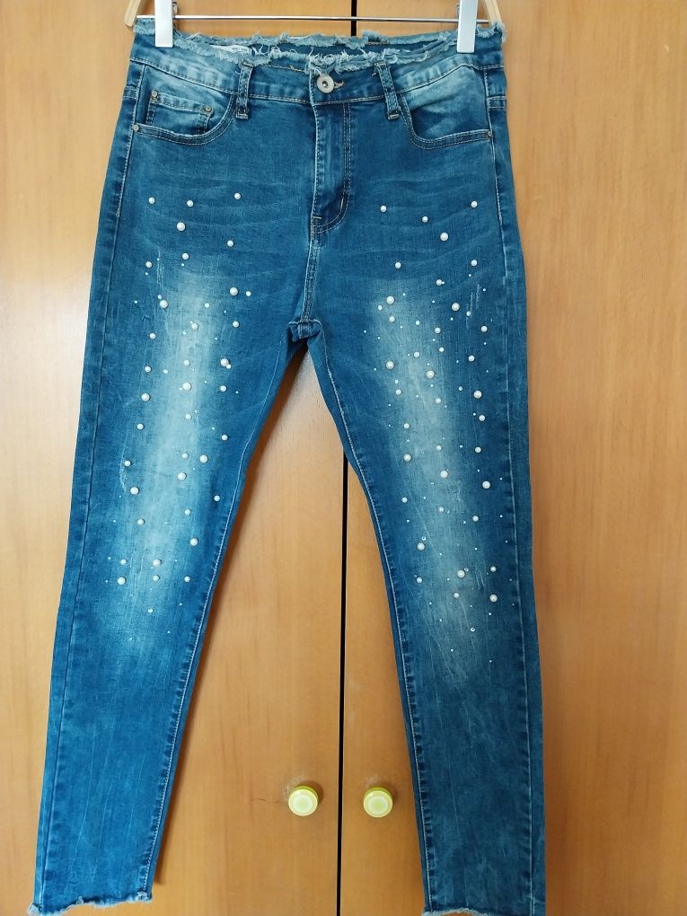 Jeans com perolas tam 38