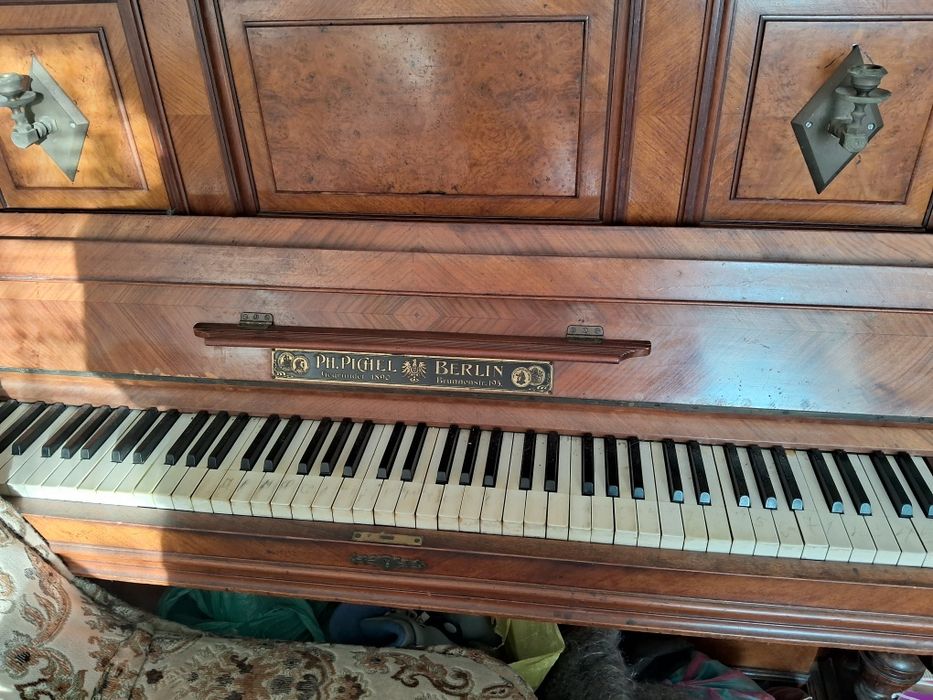 Антикварне фортепіано