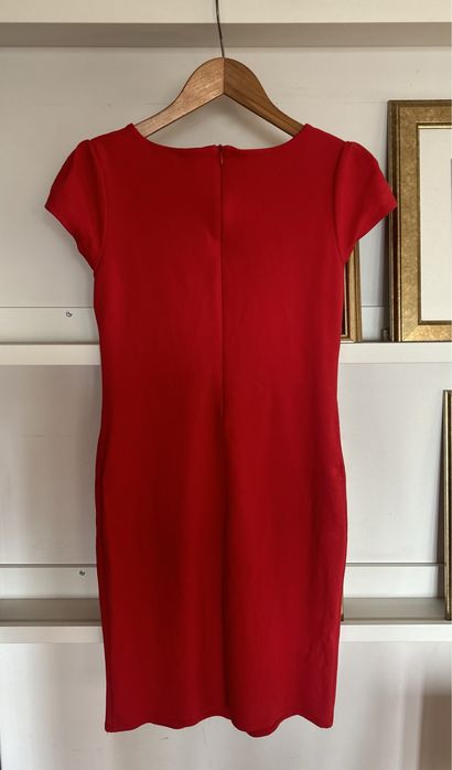 Elegancka czerwona sukienka M 38