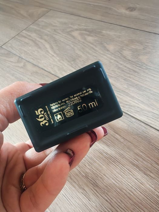 Sprzedam perfum 365days