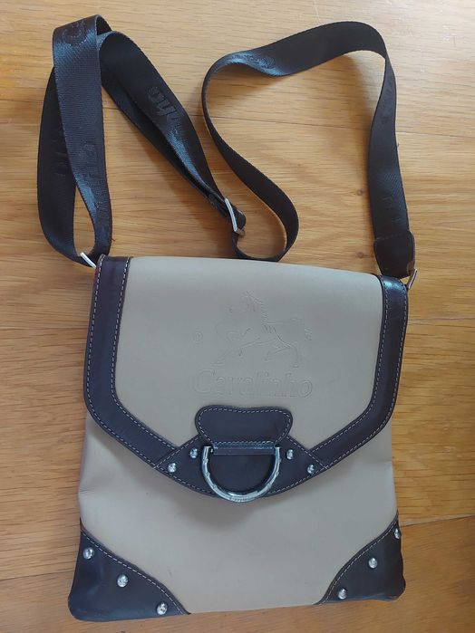 Mala em pele castanha e beje, cavalinho - 20 euros