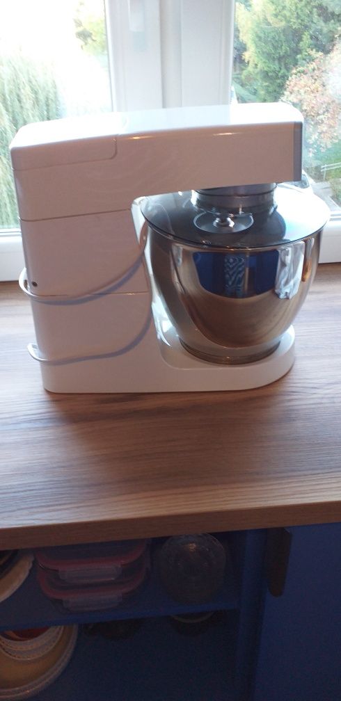 Sprzedam robot "kenwood"