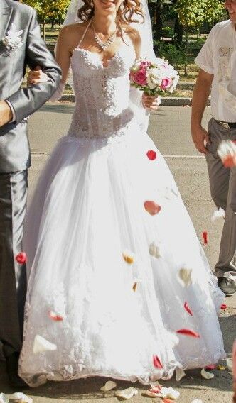 Свадебное платье (+ аксессуары)