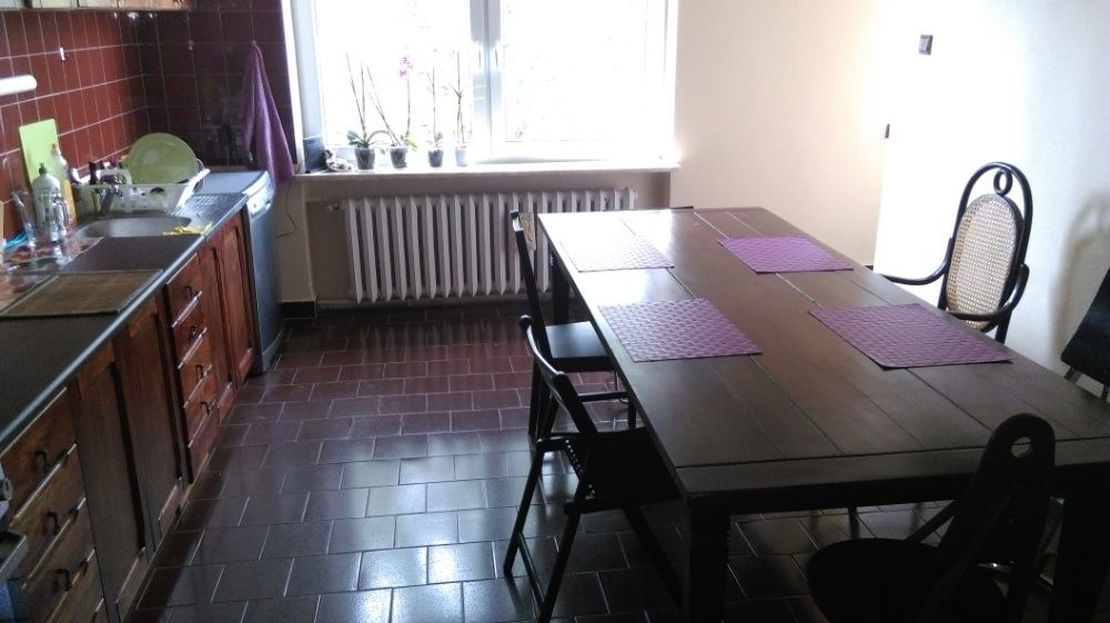 Hostel Włodarzewska;  pokoj 4 osobowy,  900 os/mies
