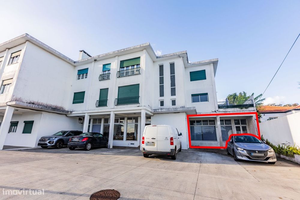 Loja na Estrada Regional da Ribeira Grande