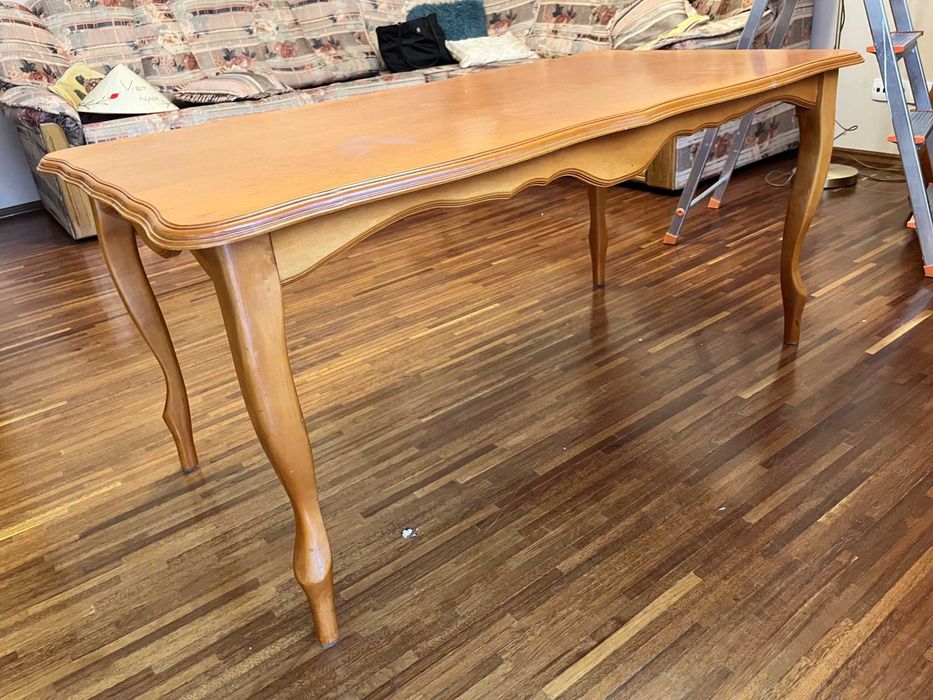 Komplet stylowych mebli z litego drewna – wyjątkowa okazja!