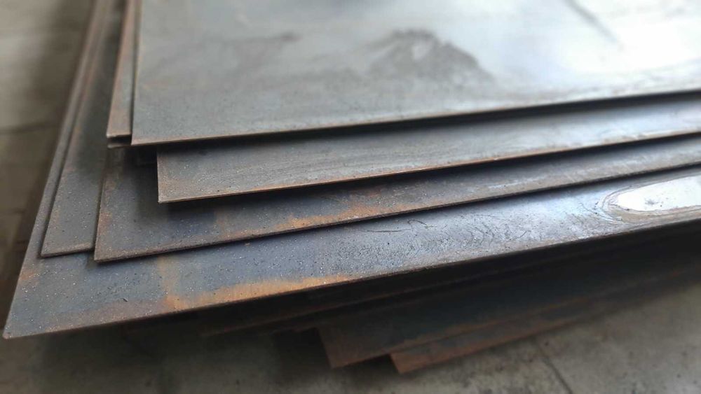 Продам лист металевий новий