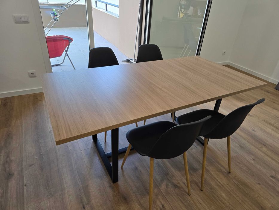 Mesa de jantar + 4 cadeiras