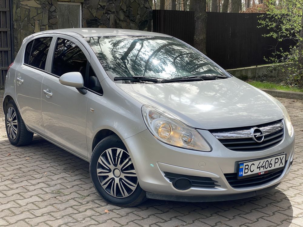 Продам Opel Corsa 2008 рік 1.4 бензин на автоматі