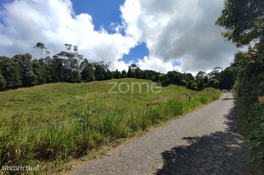 Terreno rústico nas Caldeiras da Ribeira Grande