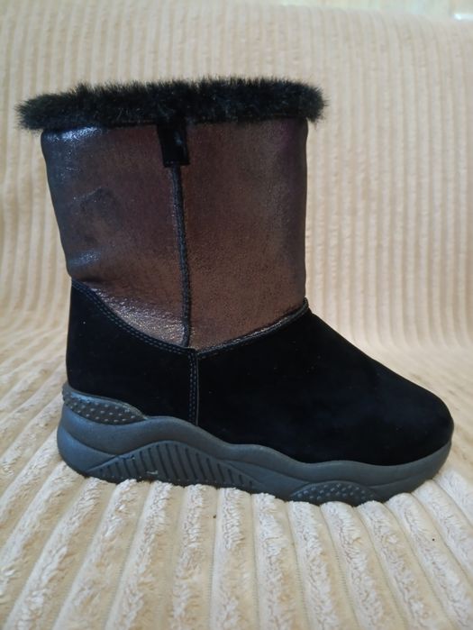 Уггі зимові нові 36р