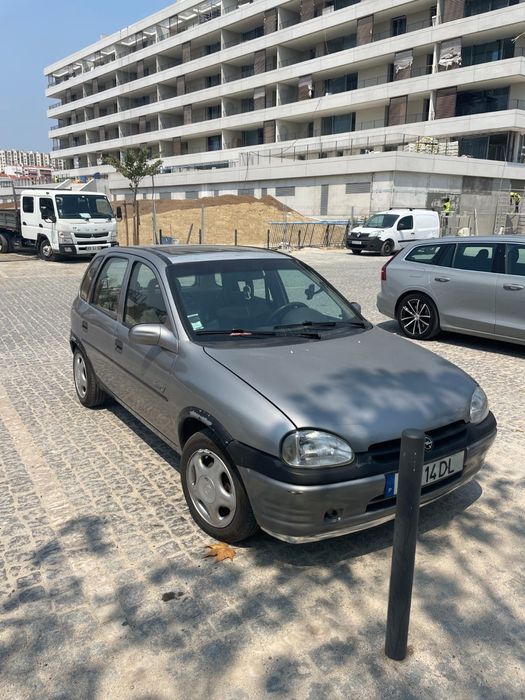 Opel Corsa em bom estado