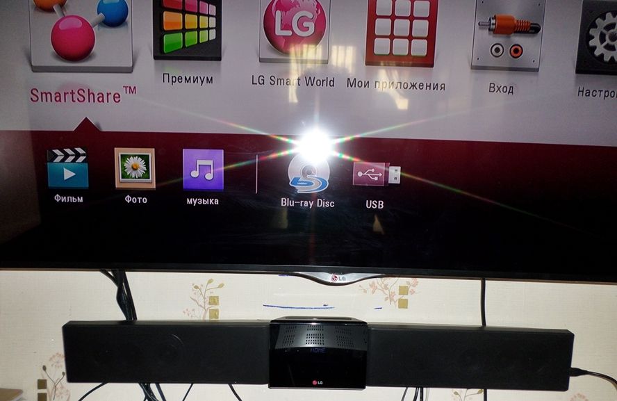 Домашний кинотеатр,блюрей,3Д саундбар.3.1 LG BB4330 A