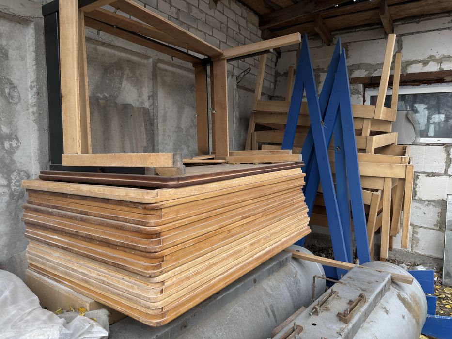 Набір столів з буку. 12 штук.