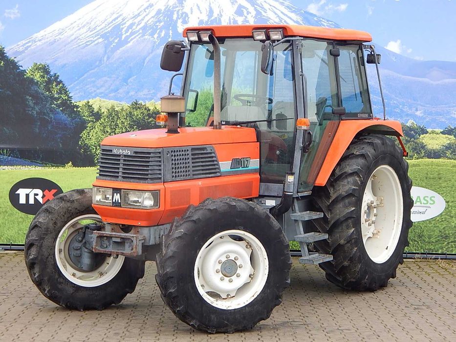 traktor kubota MD117D 4x4 wspomaganie kabina z klimatyzacją