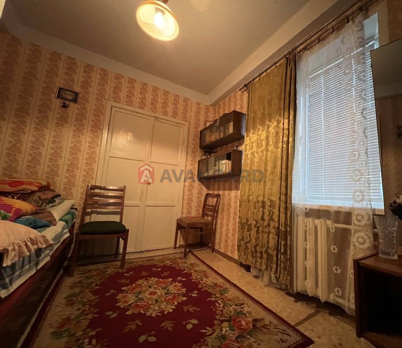 Сдам затишну 2 к. квартиру(На довгий термін)Космос