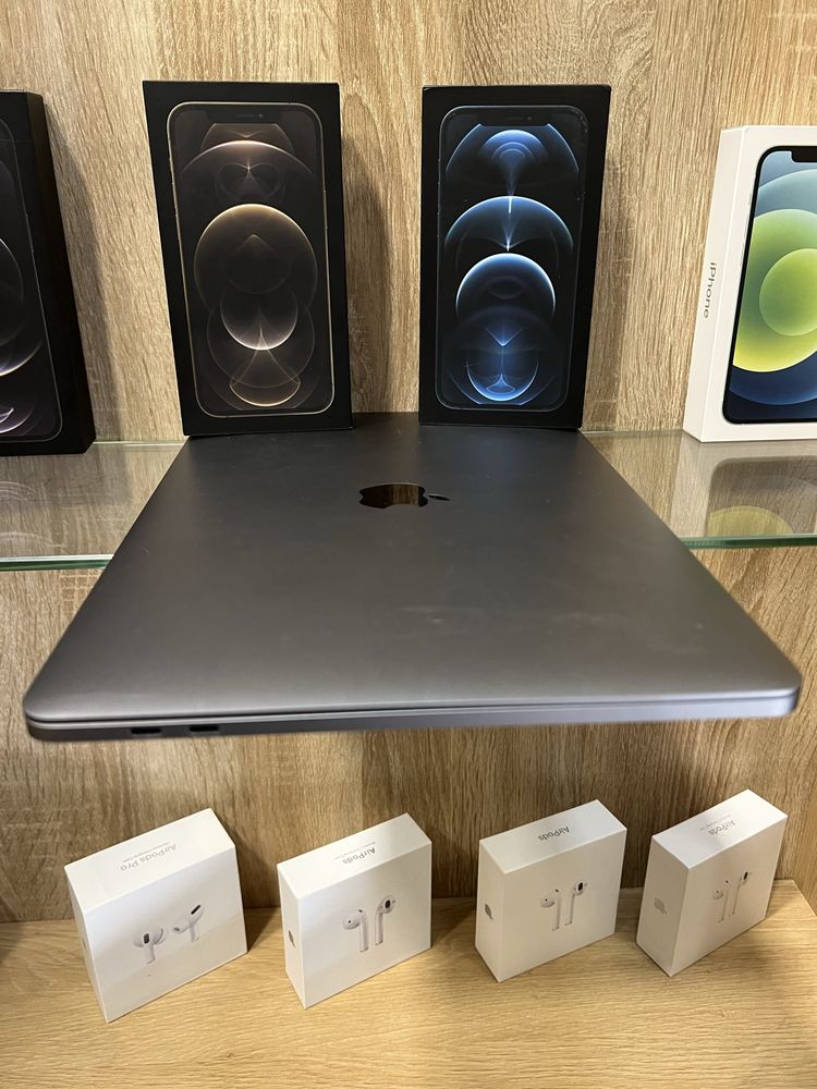 MacBook Pro  13" 2020 M1 8GB RAM 256/512GB SSD