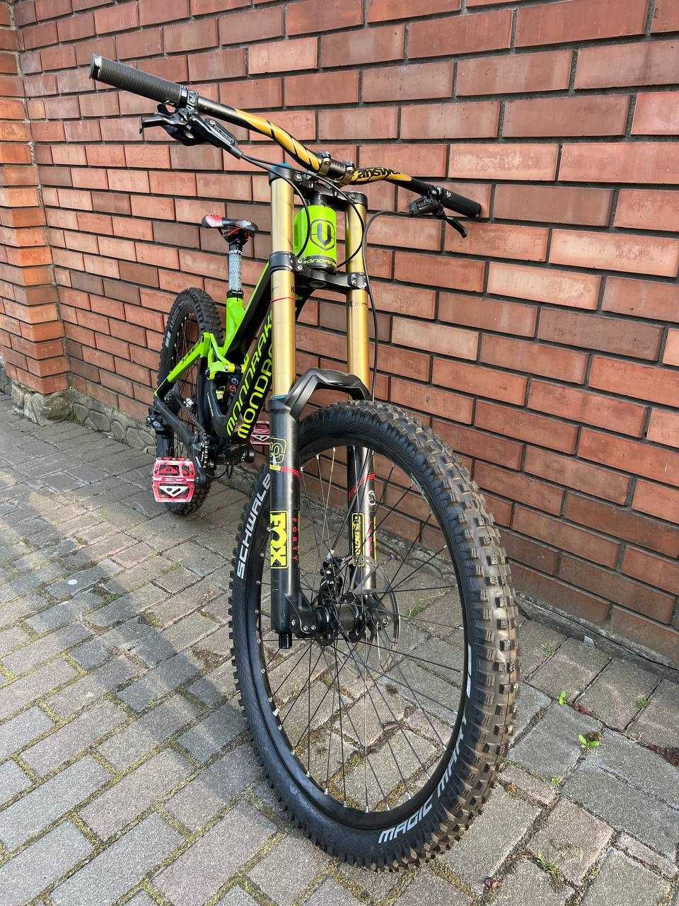 DH 27,5 M Mondraker Summum pro team Carbon Fox x2 kashima sram x01