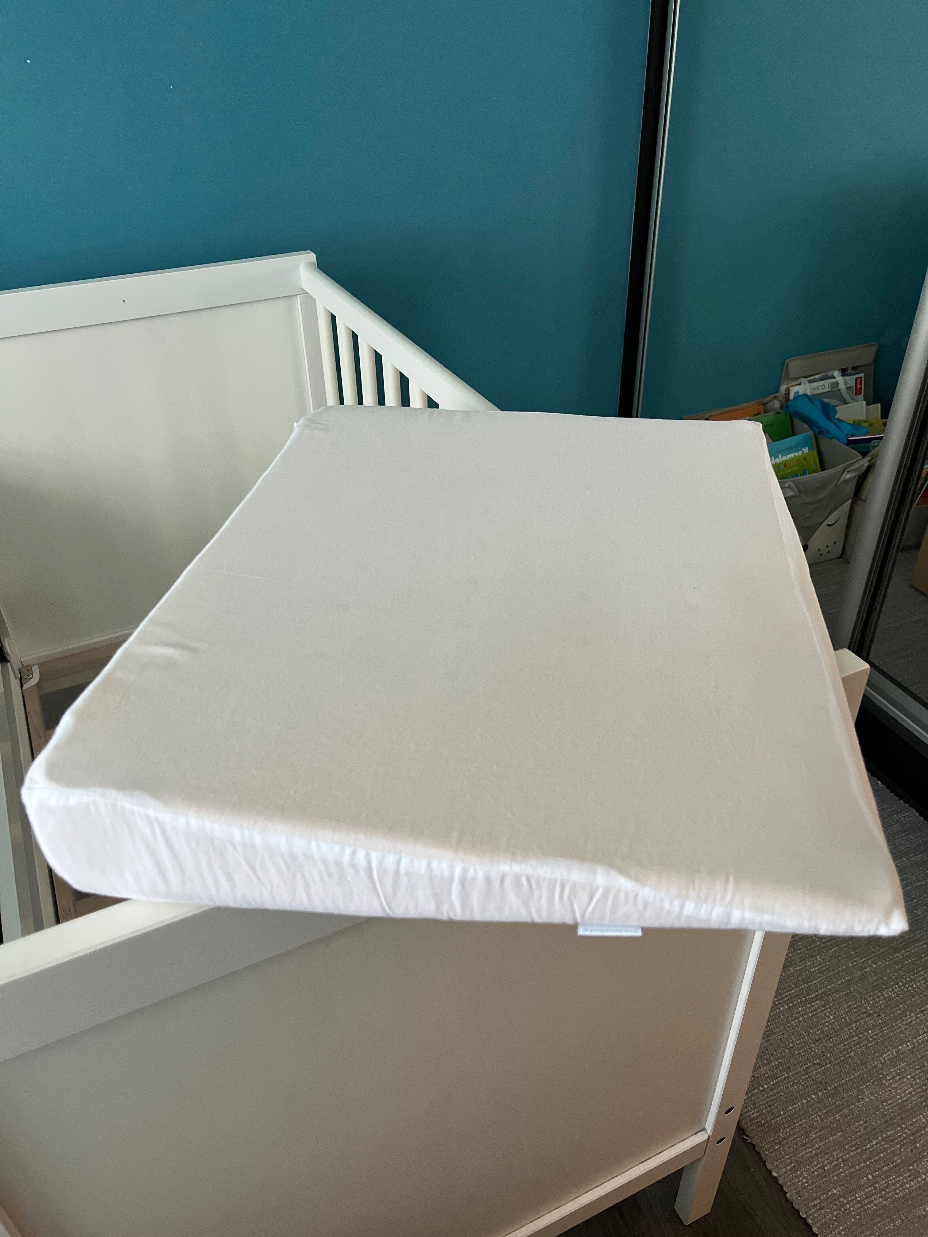 łóżeczko dziecięce Ikea Sundvik +materac+ klin+ barierka