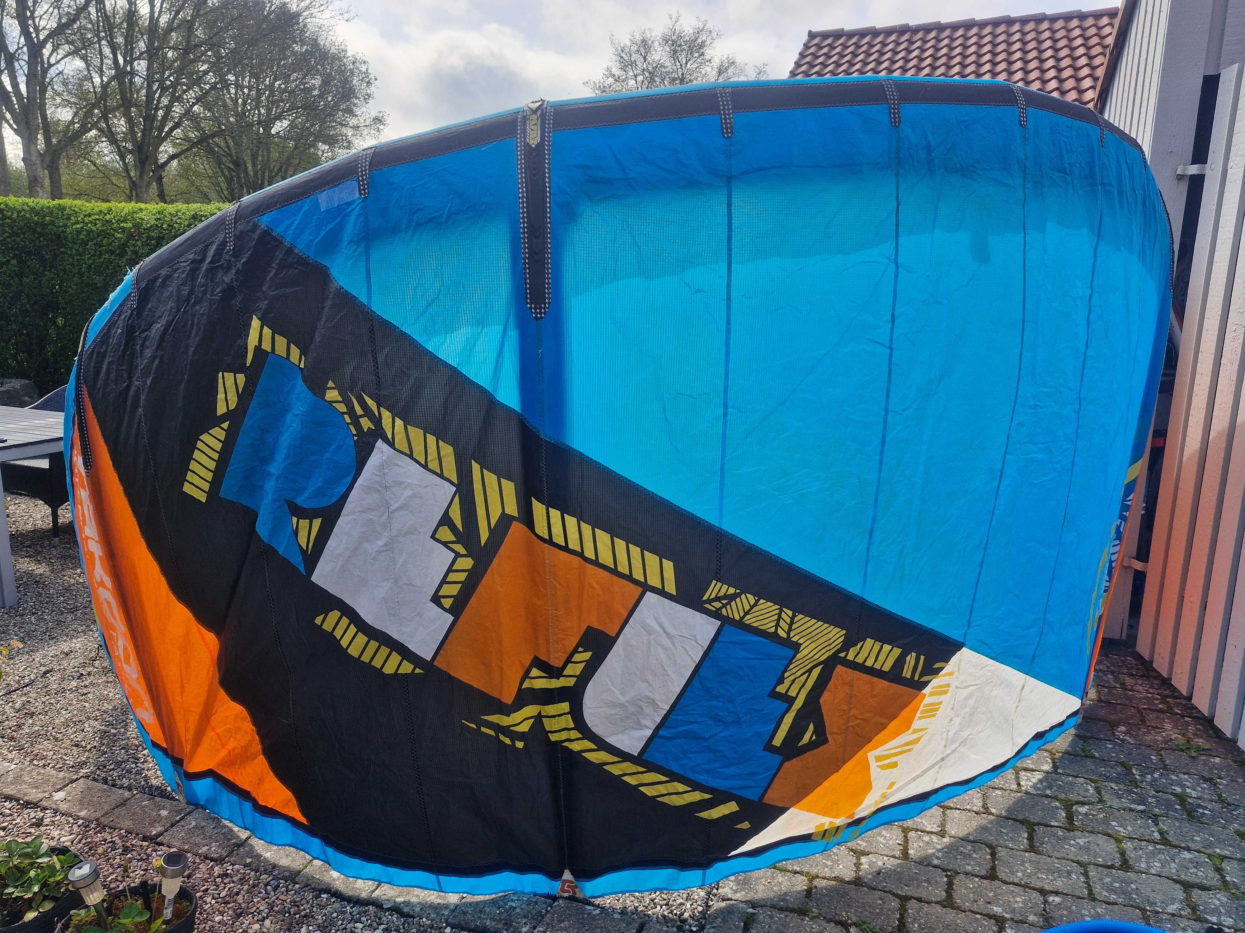 Kite Takoon 8m , bar, trapez, leash, pompka